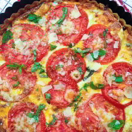 Tomato Pie with Cheese & Pesto