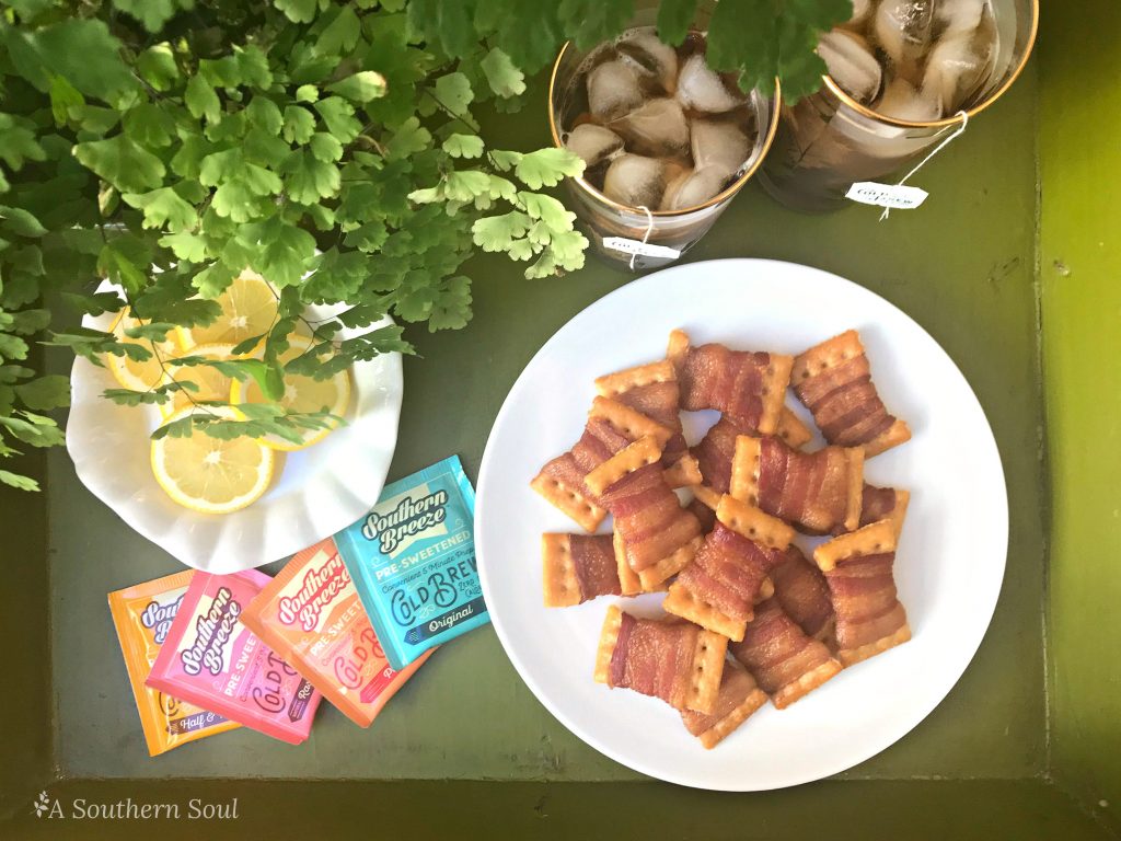 sweet tea and crackers