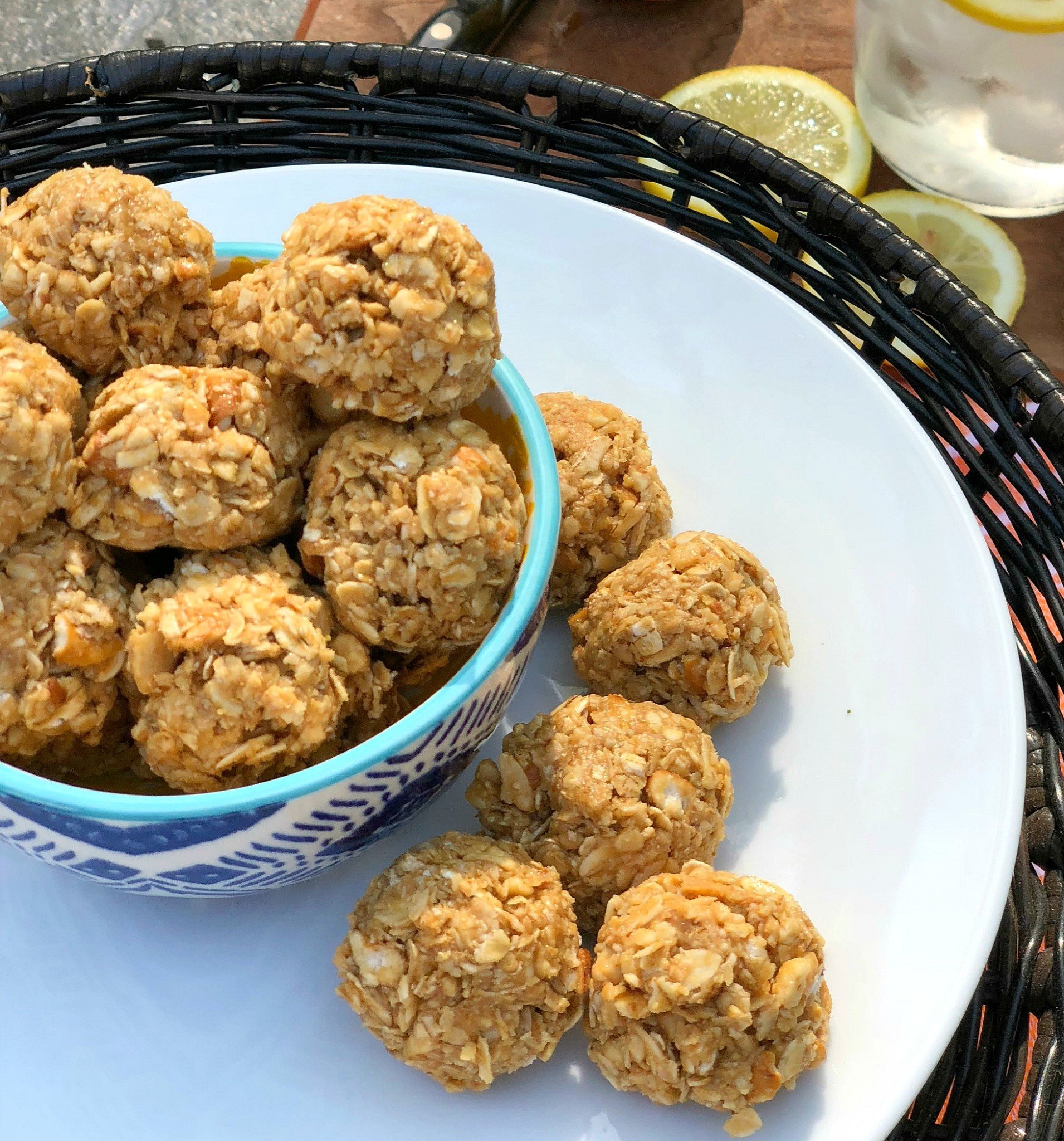 oatmeal ball that are sweet and salty, no-bake