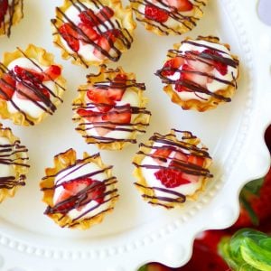 Chocolate Strawberry Cheesecake Phyllo cups are an easy to make sweet treat that makes eating dessert fun!