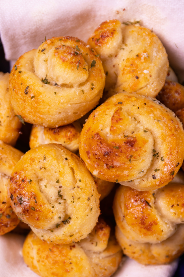 Easy Garlic Knots A Southern Soul