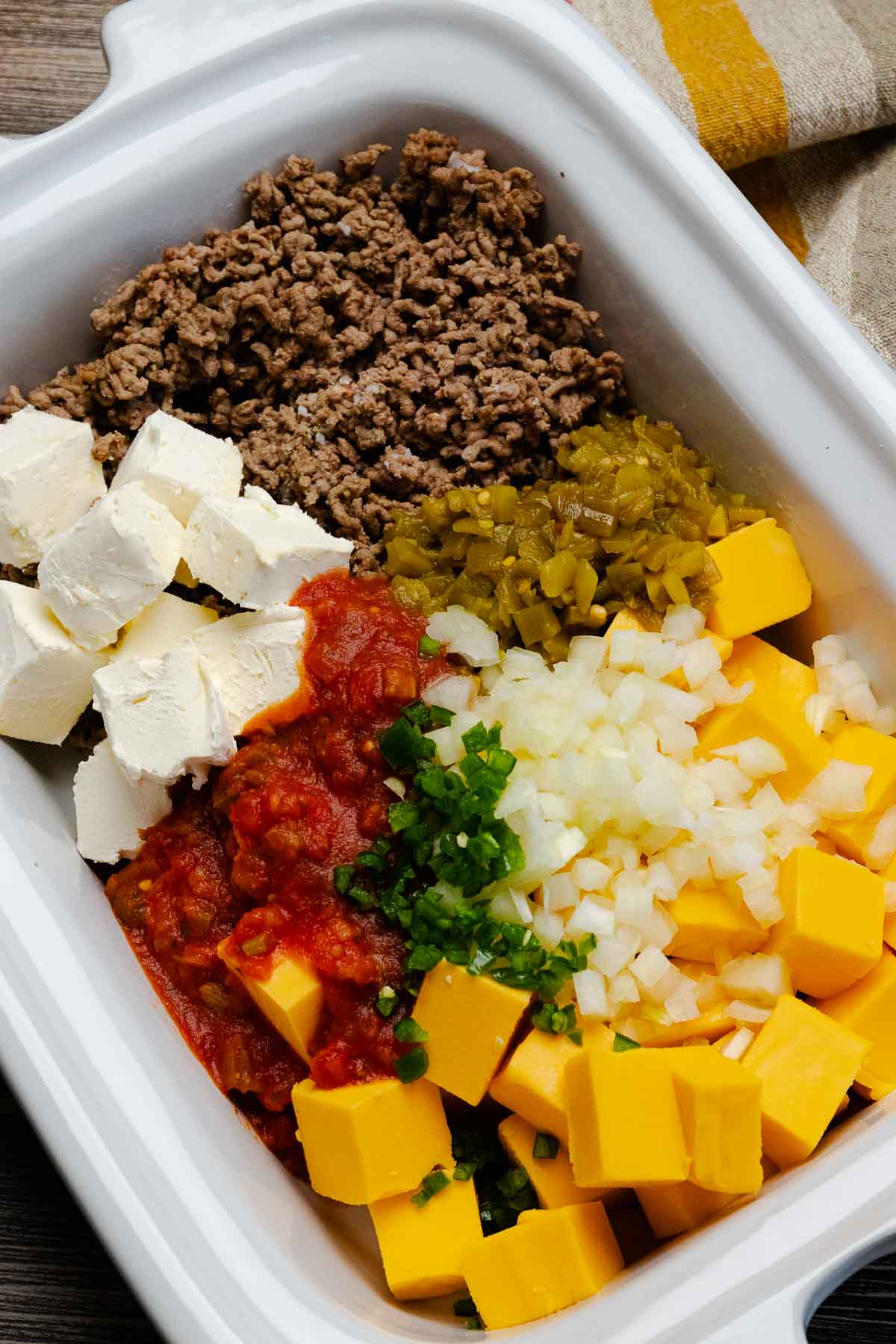 Slow Cooker Queso Beef Dip