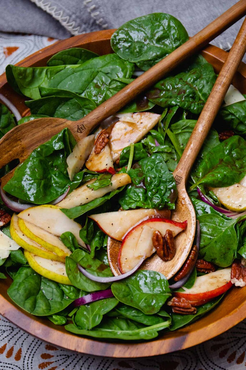 Pear And Spinach Salad With Balsamic Vinaigrette A Southern Soul