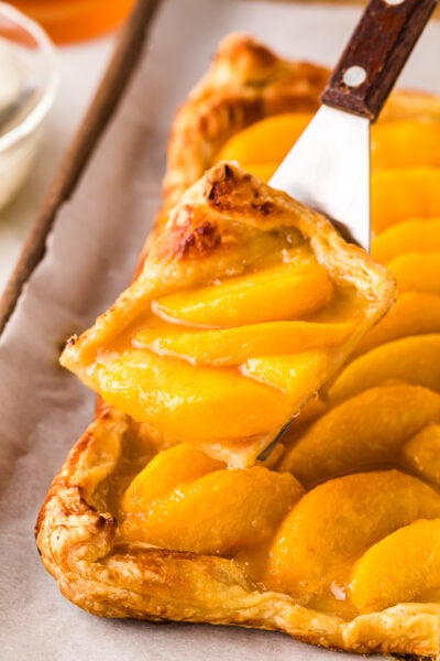Simple Peach Tart Recipe (Made with Puff Pastry)
